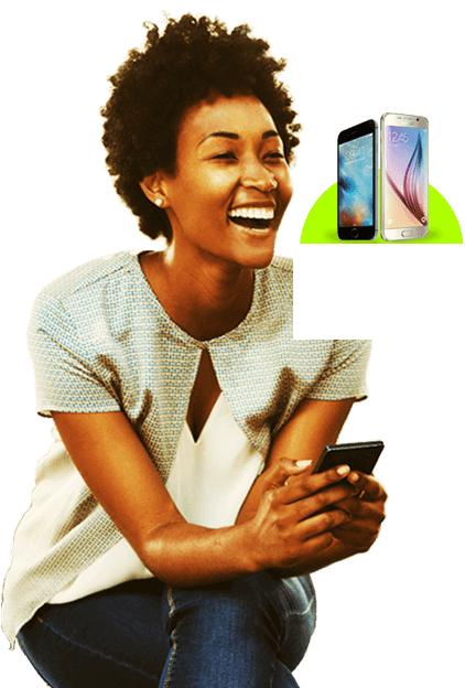 Smiling woman holding a smartphone.